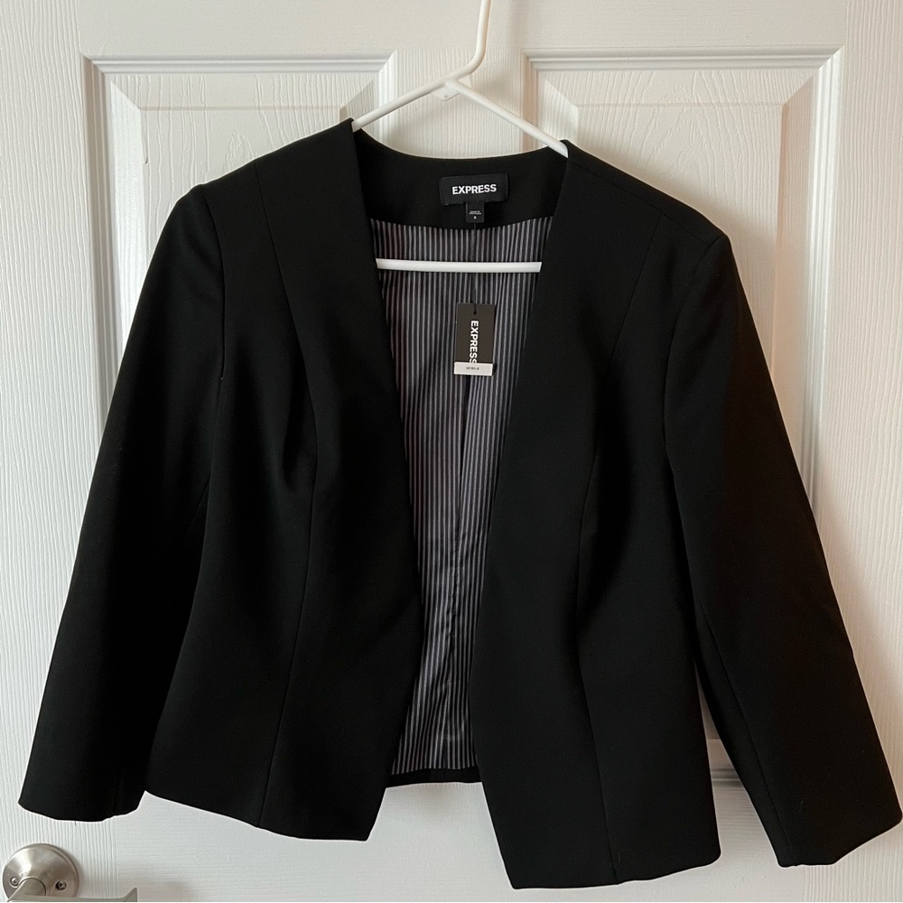 NWT Express Petite cropped Blazer